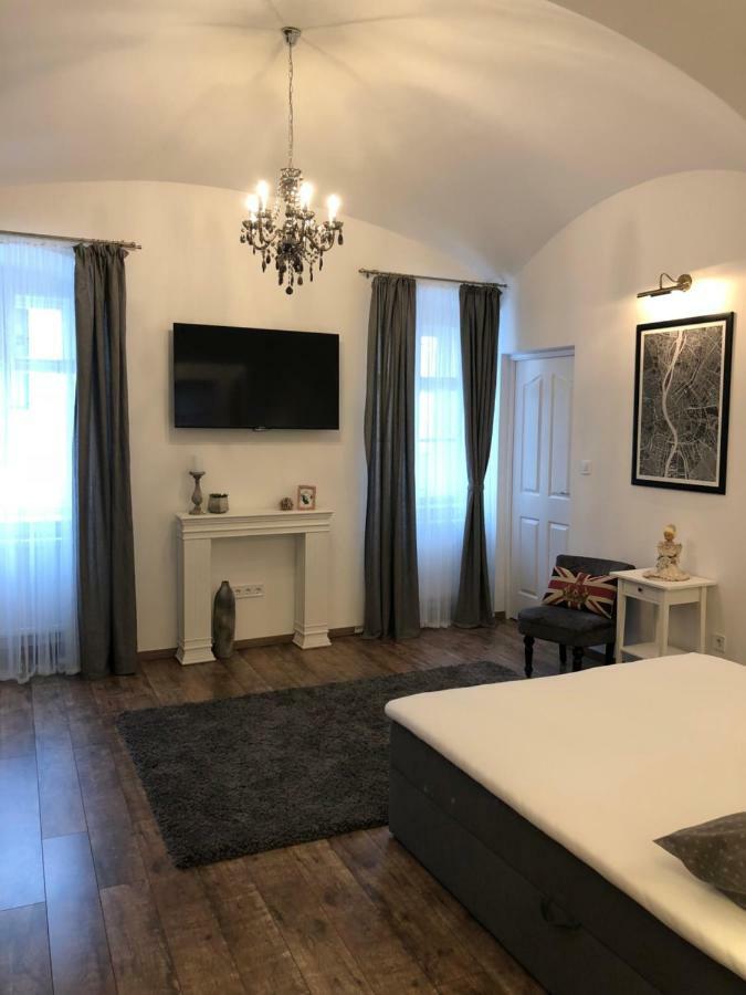 Вилла Frank Apartman Deluxe Эгер Экстерьер фото