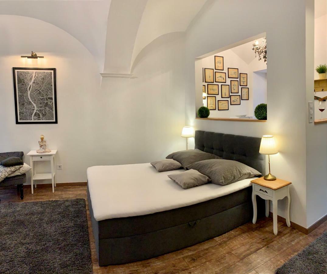 Вилла Frank Apartman Deluxe Эгер Экстерьер фото